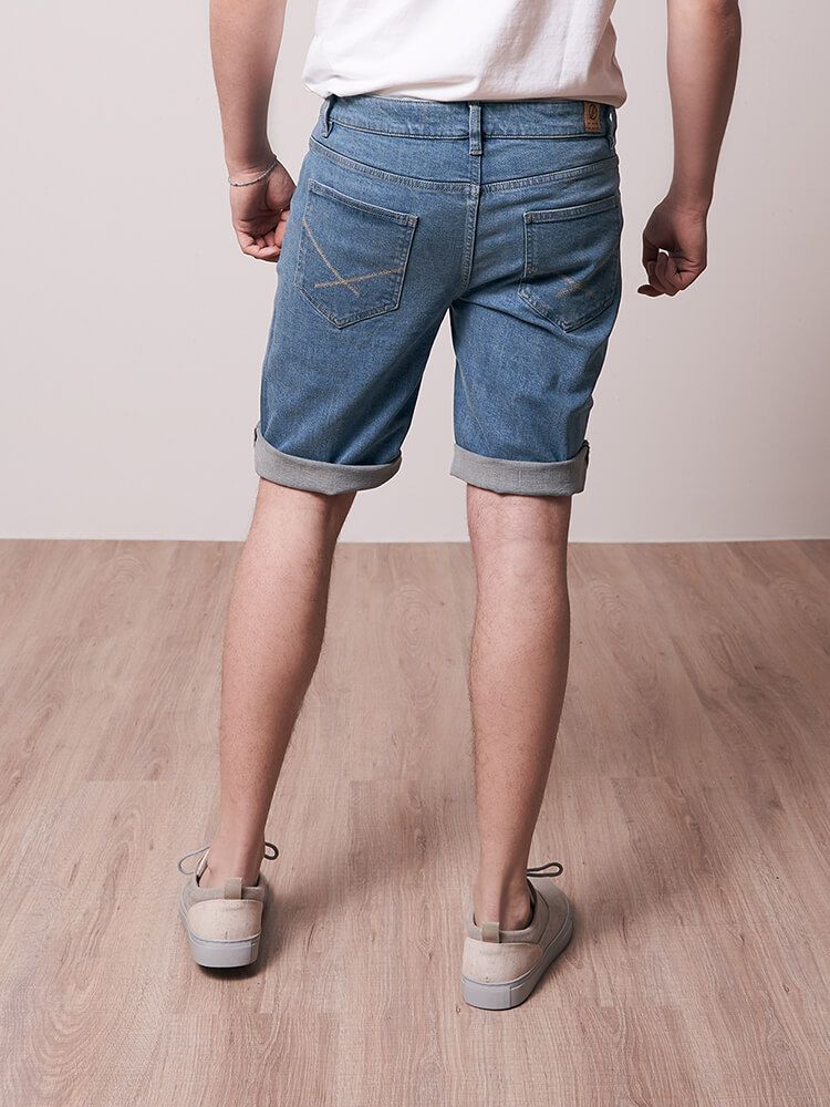 2000-jeans-shorts-recycled-blue-studio-07