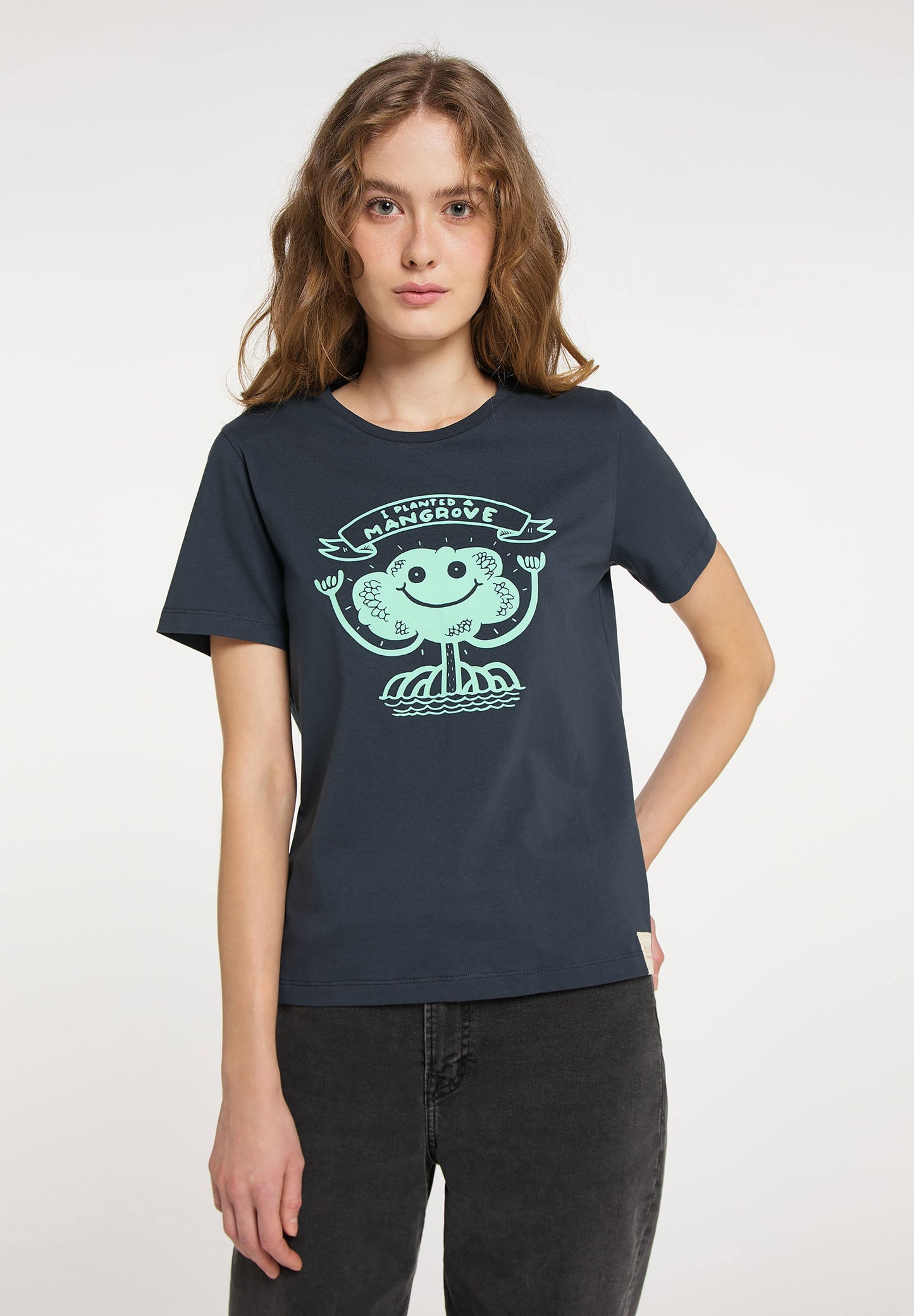 MANGROVE ROOT TEE