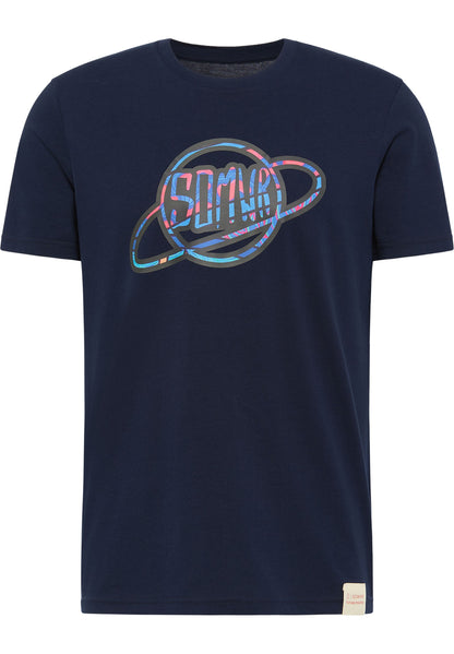 SURROUND TEE