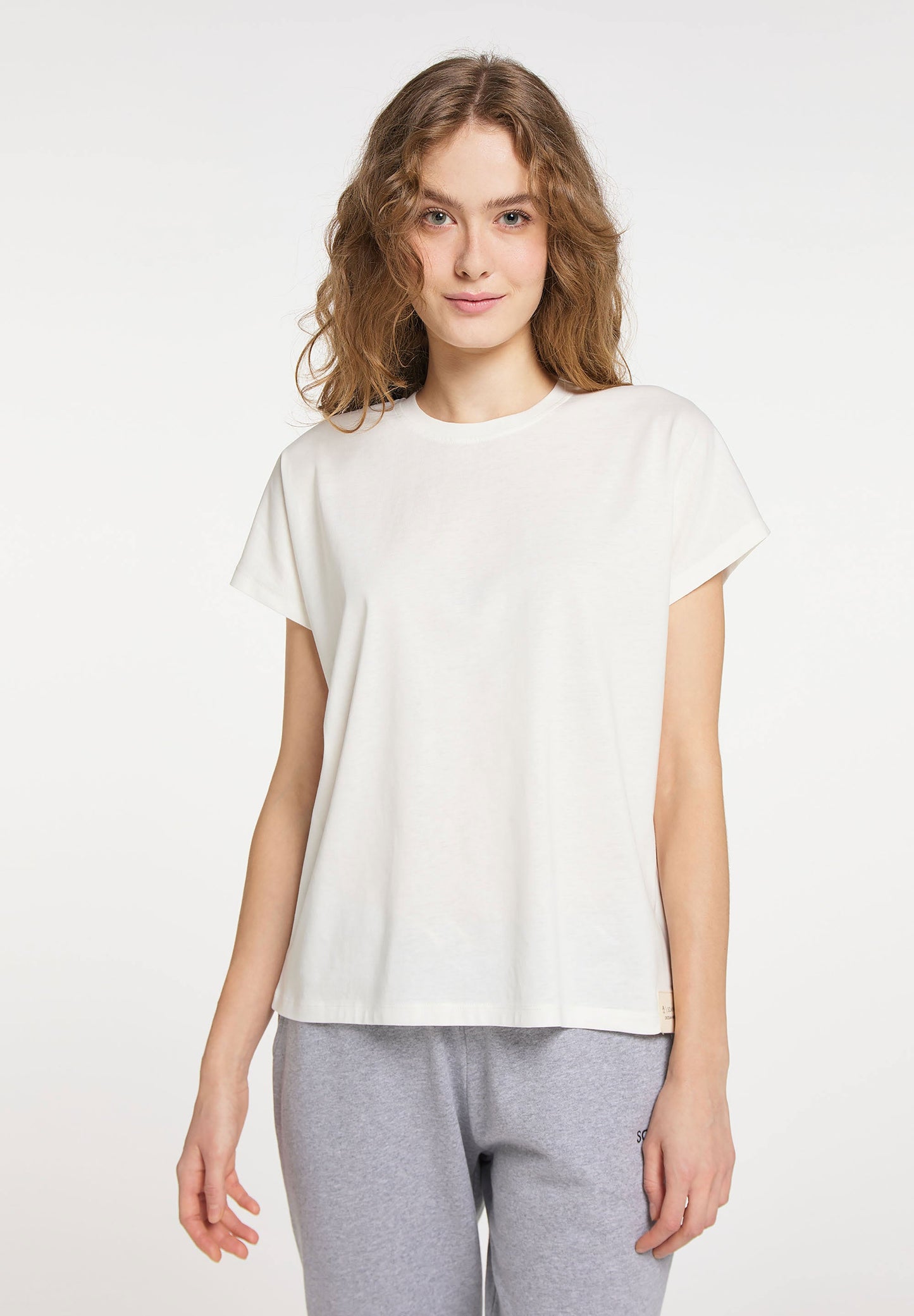 VACANT TEE