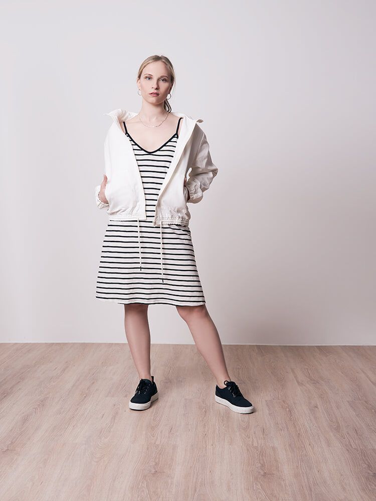 bleed-clothing-2273f-easy-stripe-dress-offwhite-black-studio-03_1