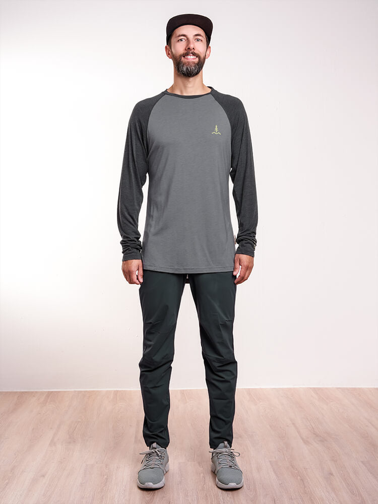 bleed-clothing-2309-plant-based-super-active-longsleeve-grey-studio-01