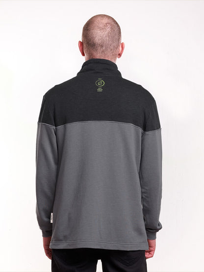 bleed-clothing-2321-plant-based-super-active-sweater-grey-studio-03