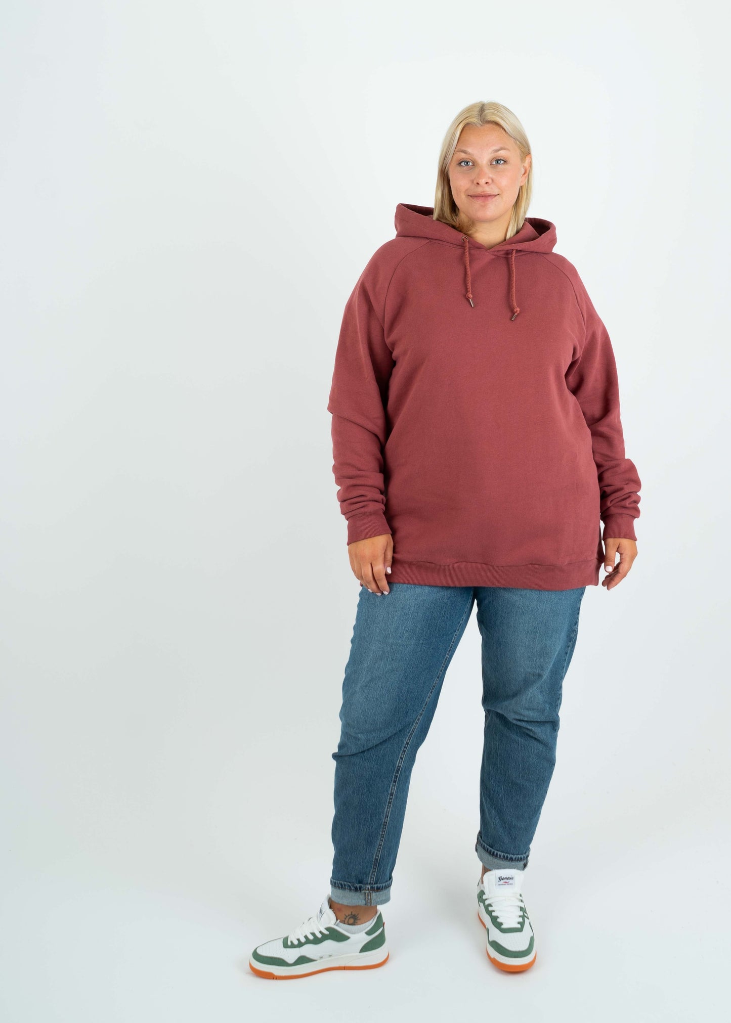 Unser Model Anna ist <strong>176 cm</strong> groß und trägt <strong>Größe 2XL</strong>.#