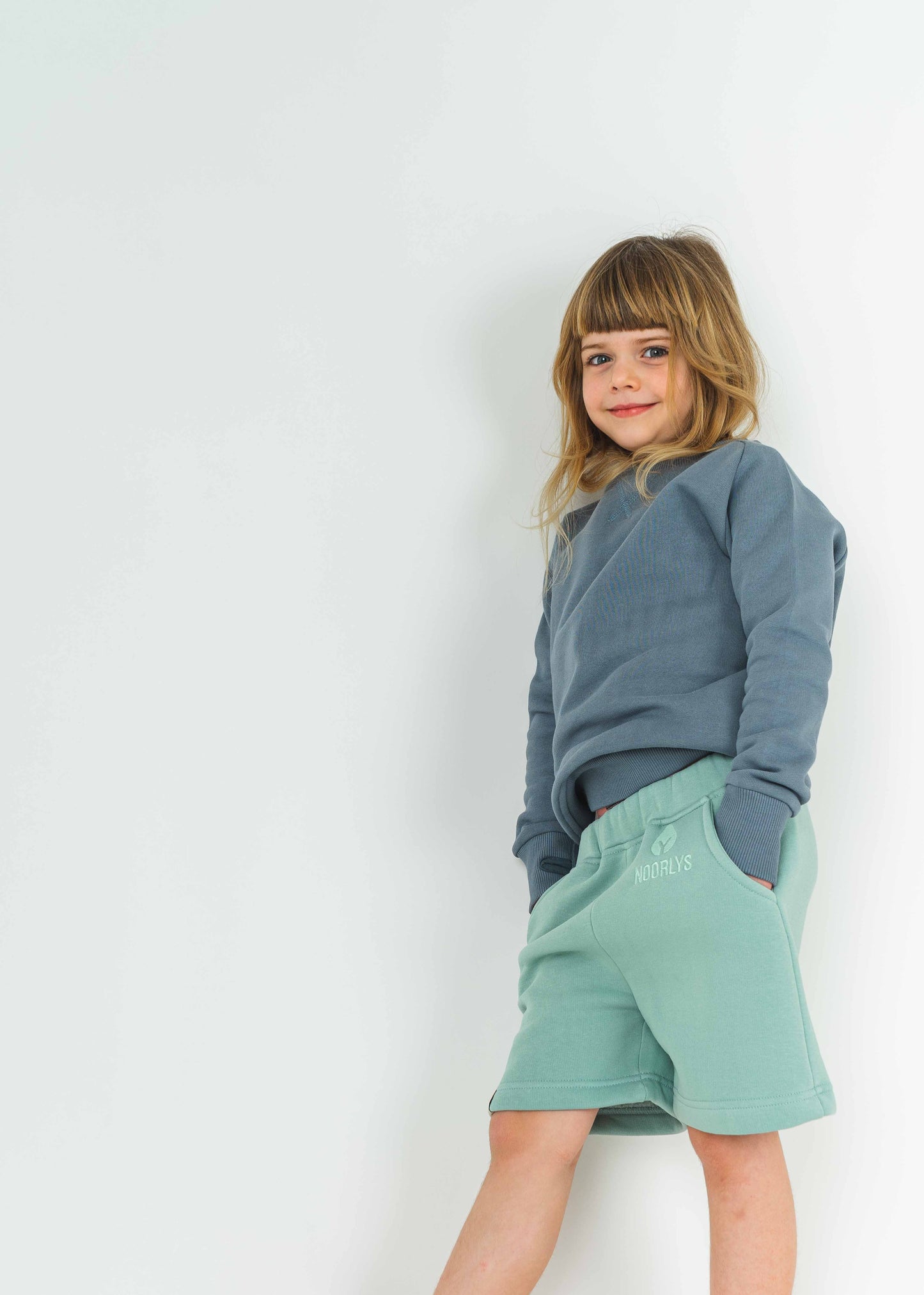 Unser Model Paulina ist <strong>108 cm</strong> groß und trägt <strong>Größe 110-116</strong>.#