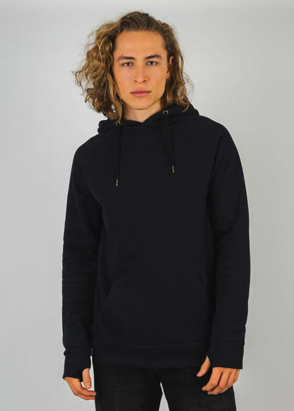 Unser Model Leander ist <strong>190 cm</strong> groß und trägt <strong>Größe L</strong>.#