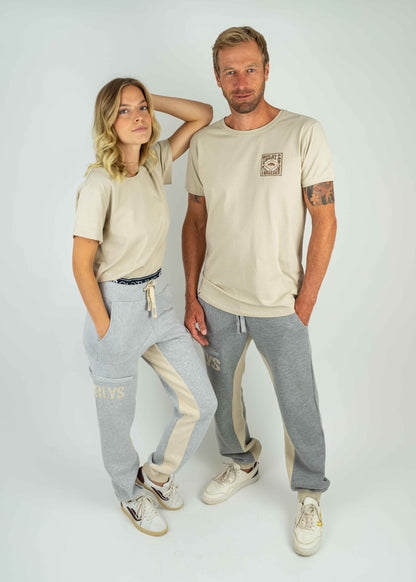 Unser Model Amelie ist <strong>176 cm</strong> groß und trägt <strong>Größe XS</strong>.#